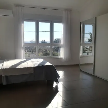 Sun Apartment *